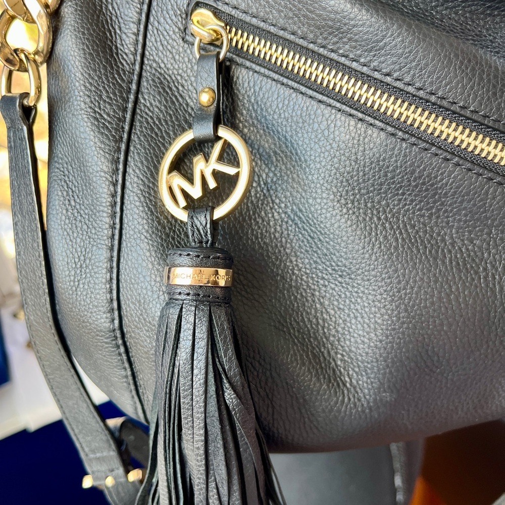 Michael Kors Black Leather Convertible Hobo Bag w/ Gold Hardware - Picture 6 of 16